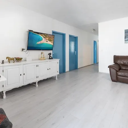 Glavina * 马卡尔斯卡